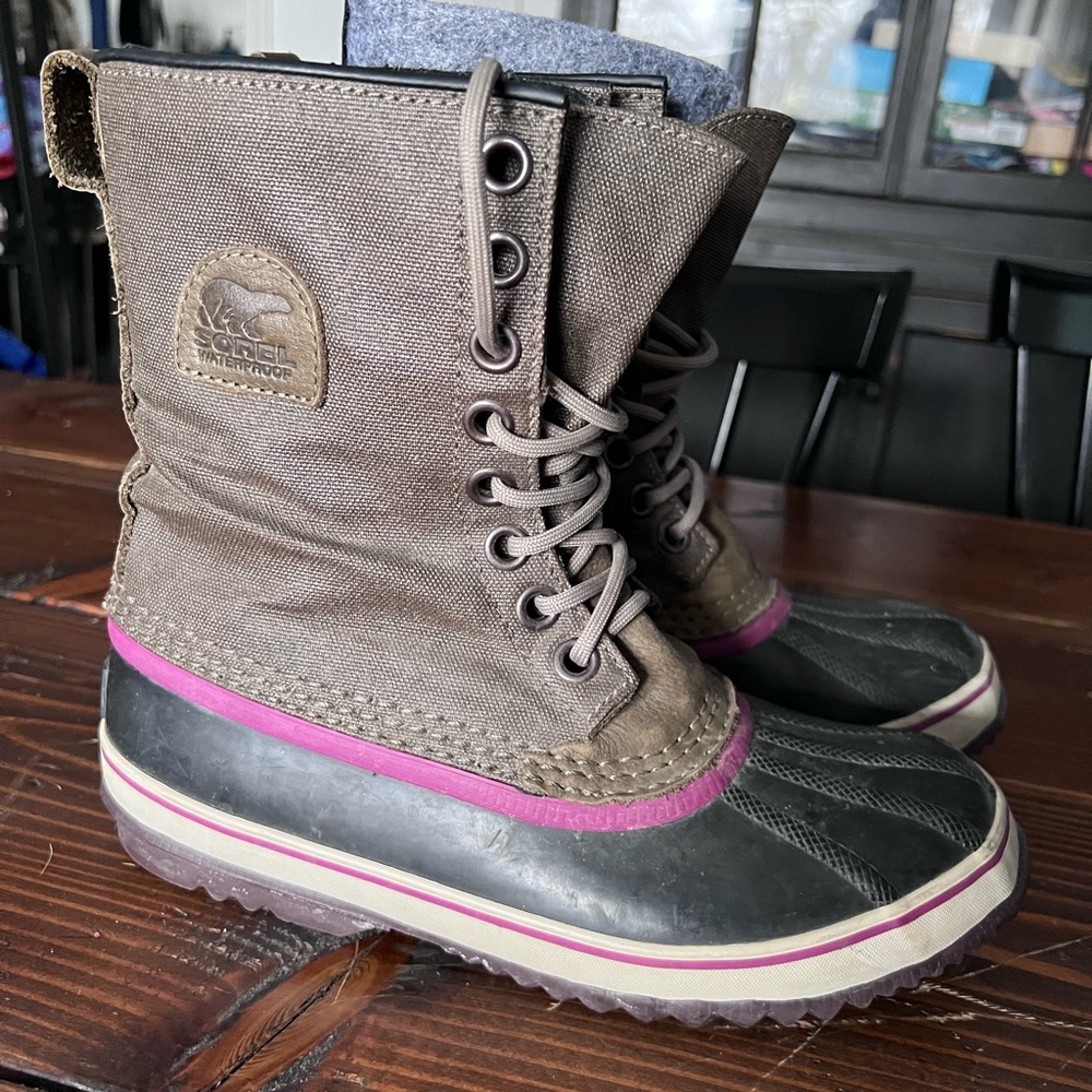Sorel Premium 1964 CVS Boots Size 8
